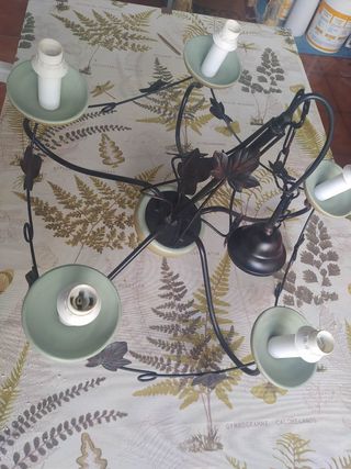 Lámpara forja y porcelana
