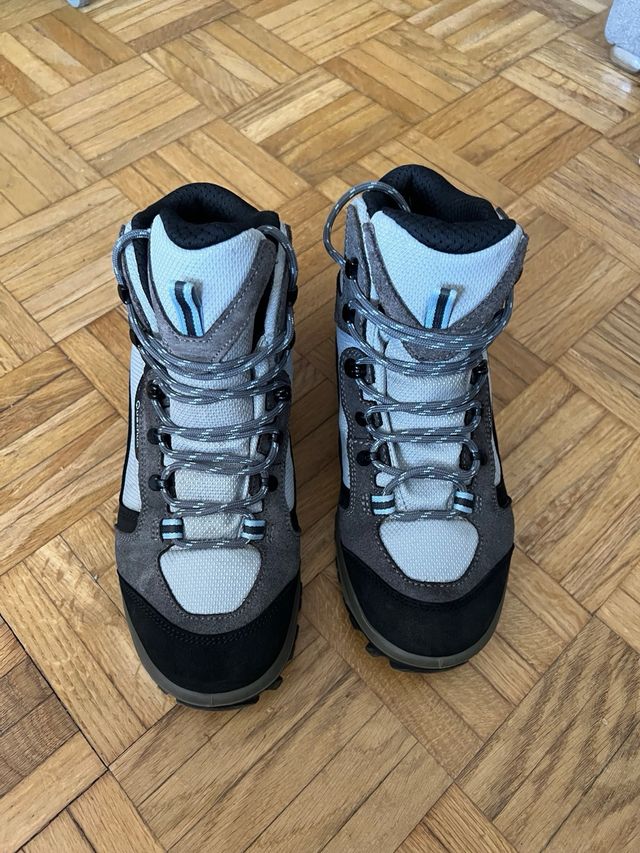 Botas montaña Quechua