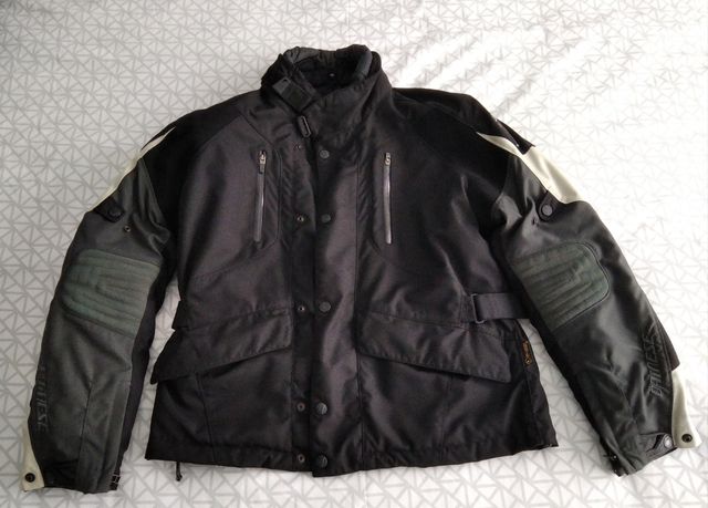 Chaqueta impermeable con forro