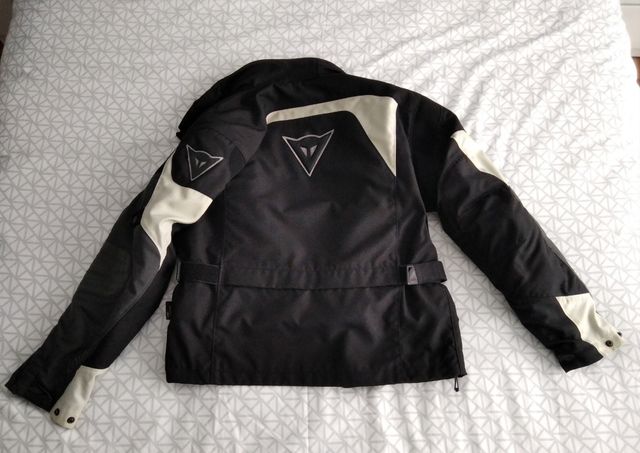 Chaqueta impermeable con forro