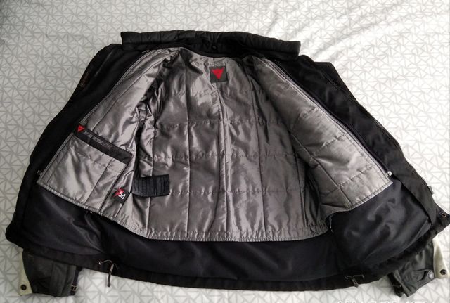 Chaqueta impermeable con forro