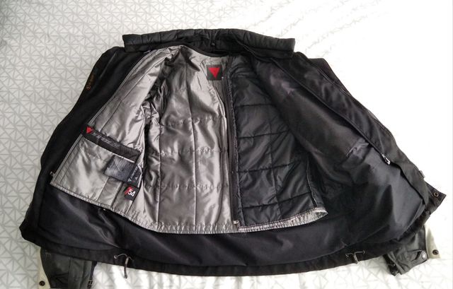 Chaqueta impermeable con forro