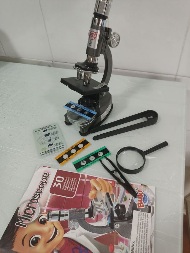Microscopio Buki France