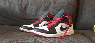NIKE Air Jordan 1 Mid
