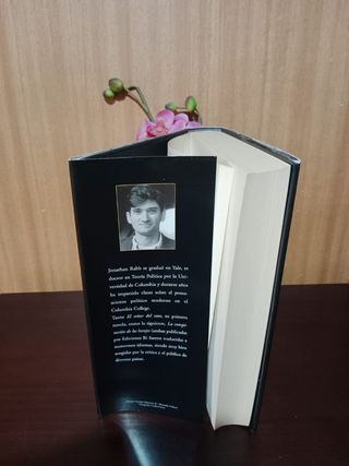 Rosa. Novela políciaca Jonathan Rabb