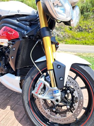 Triumph speed triple 1050 r