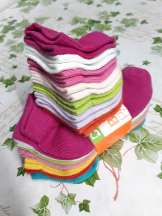 14 pares de meias curtas tamanho 23-26