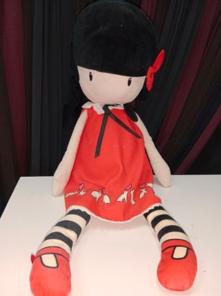 Muñeca gorgus roja grande