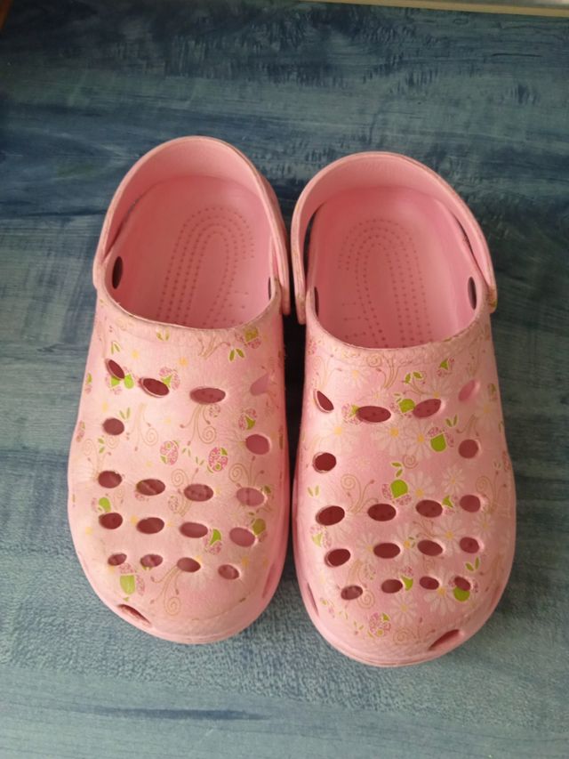 Zapatillas goma. Núm 36