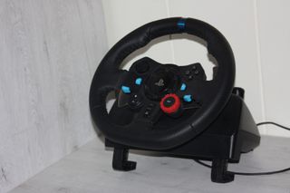 Volante Logitech G29 y palanca cambios PS5/4/3 PC