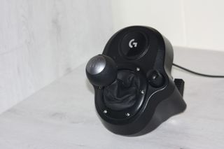 Volante Logitech G29 y palanca cambios PS5/4/3 PC