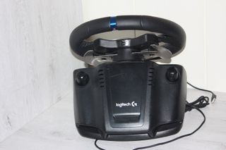 Volante Logitech G29 y palanca cambios PS5/4/3 PC