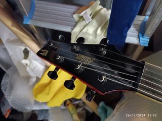 Guitarra alden eléctrica