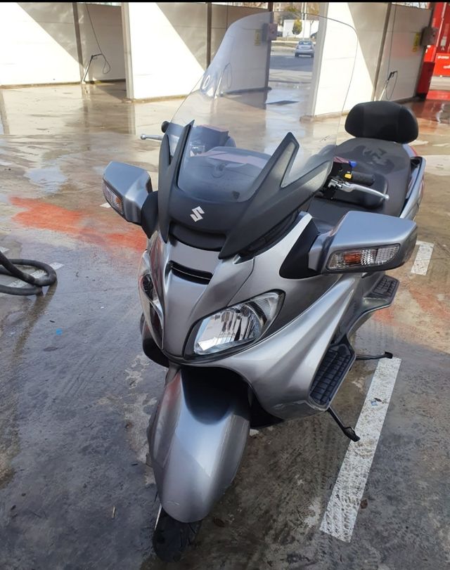 Suzuki burmang AN 650 executive