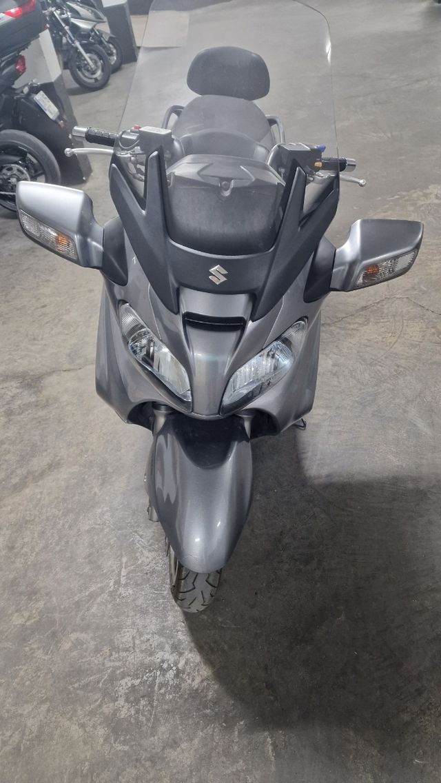 Suzuki burmang AN 650 executive