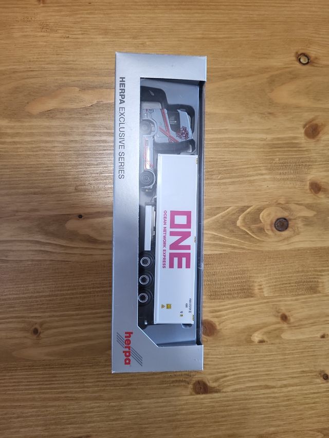 Herpa 941488 – Scania CR 20 HD con contenedor