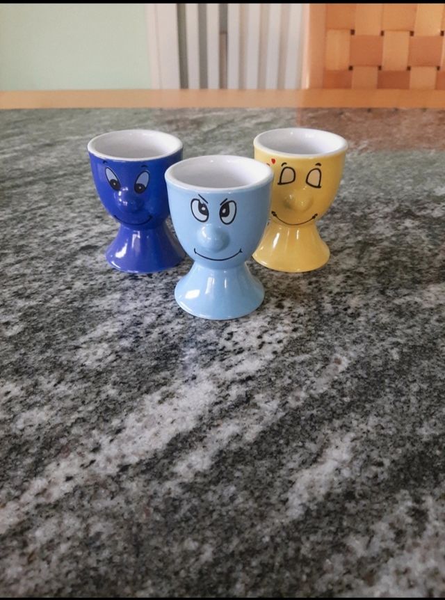 Set portauovo in porcellana