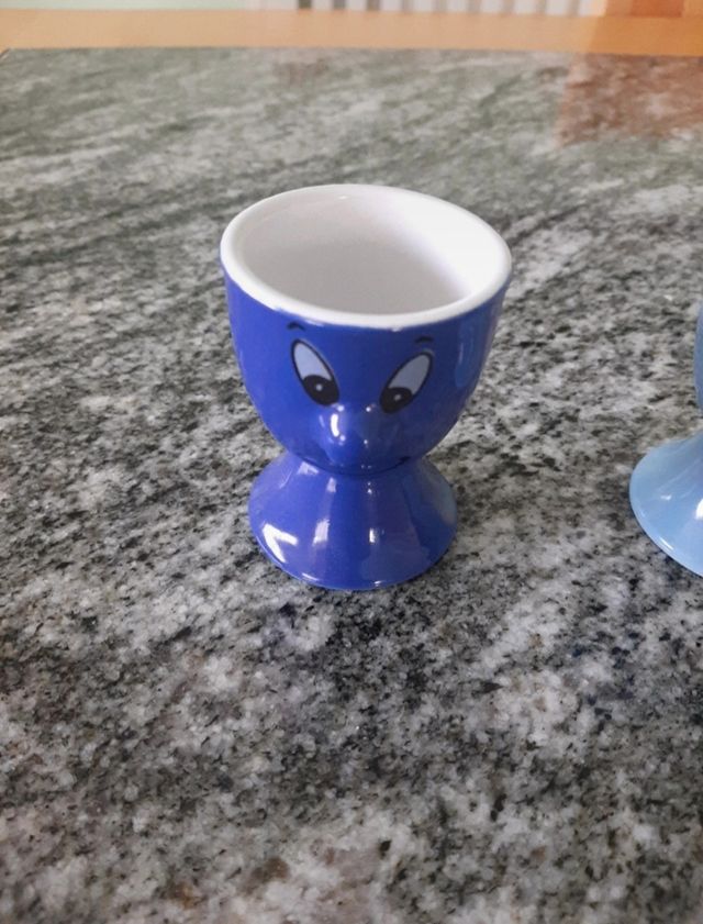 Set portauovo in porcellana