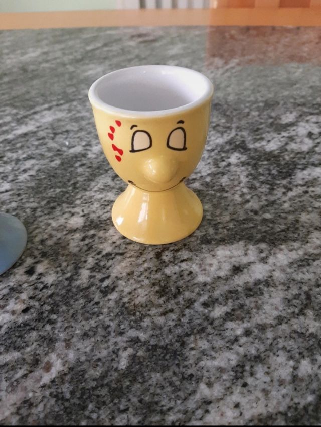 Set portauovo in porcellana