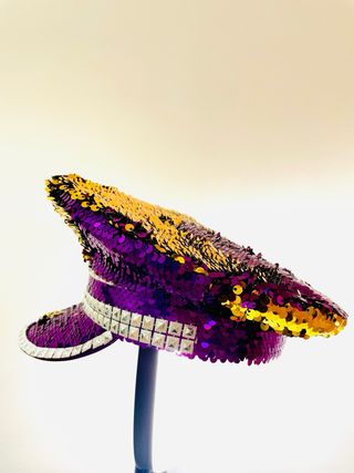 Sombrero burningman morado y dorado
