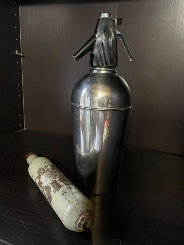 Sifone per seltz vintage con bomboletta co2