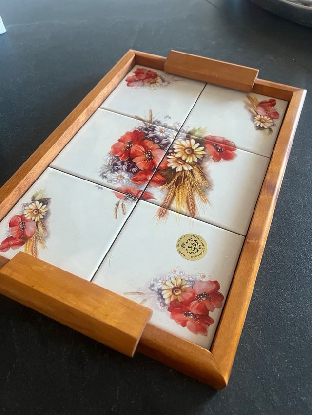 Vassoio legno e piastelle decorate