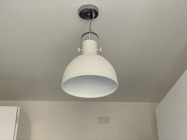 Lamapadario in metallo bianco come nuovo