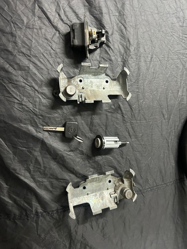 Juego cerraduras vectra a