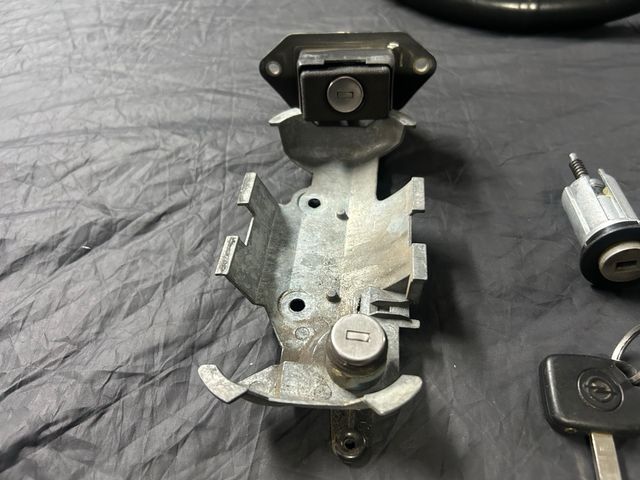 Juego cerraduras vectra a