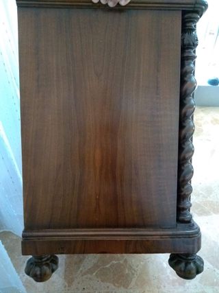 Dos muebles antiguos