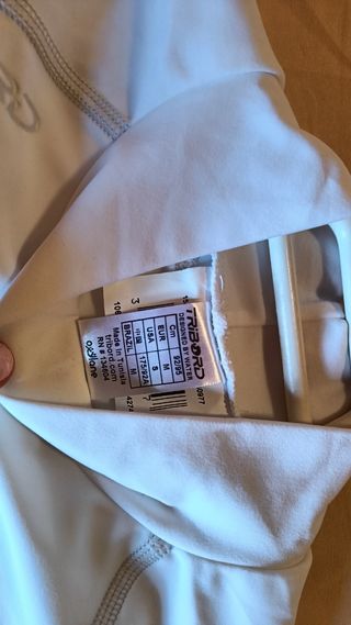 Abbigliamento per sport acquatici con protezione solare