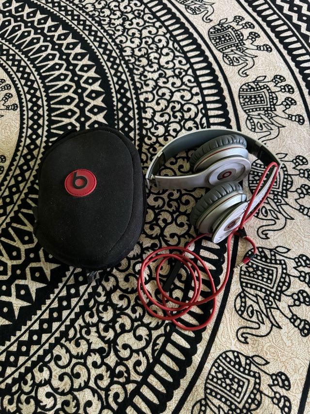 CASCOS DE MUSICA BEATS