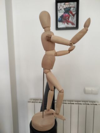 Maniquí articulado para dibujo