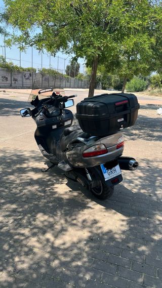 SUZUKI BURGMAN 650 EXECUTIVE