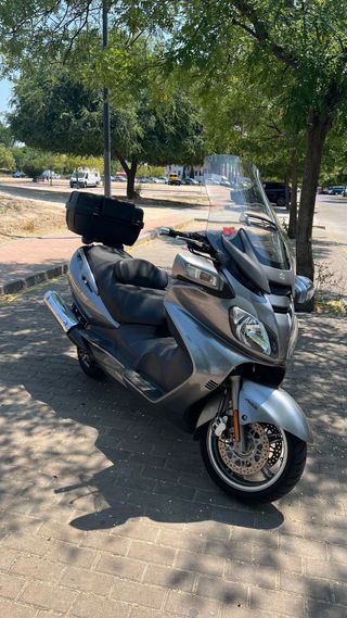 SUZUKI BURGMAN 650 EXECUTIVE