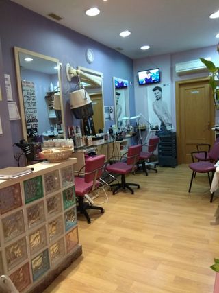 MOBILIARIO PELUQUERÍA Y ESTÉTICA