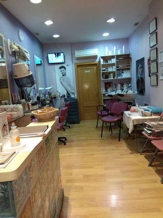 MOBILIARIO PELUQUERÍA Y ESTÉTICA