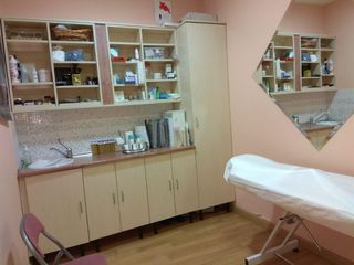MOBILIARIO PELUQUERÍA Y ESTÉTICA