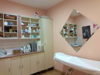 MOBILIARIO PELUQUERÍA Y ESTÉTICA