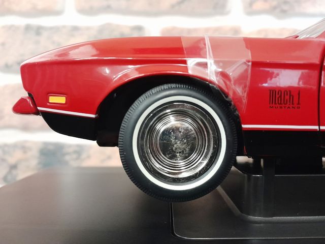 007 - Diamonds Are Forever - 1971 Ford Mach 1