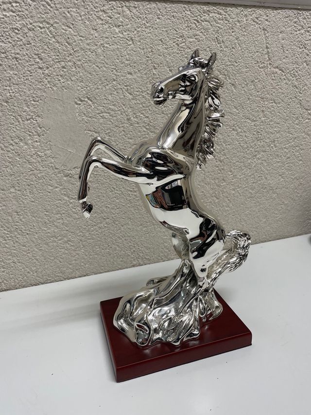 Cavallino Rampante Figura resina con baño de plata