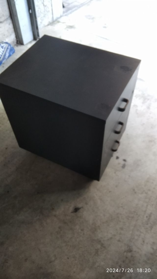 2 cassettiere/ufficio, laccate nero opaco.