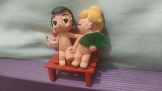 figura pvc antigua Amor es..