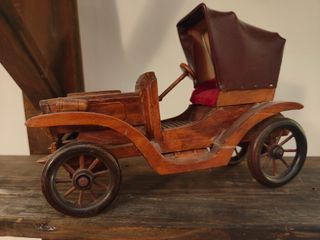 Carrozza d'epoca in legno 