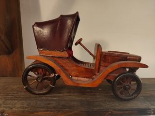 Carrozza d'epoca in legno 