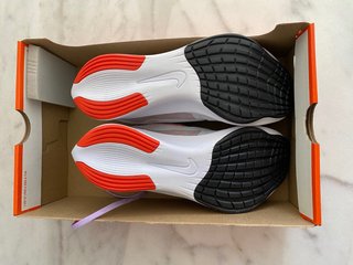 Zapatillas Nike Zoom Fly 4 blancas, talla 39