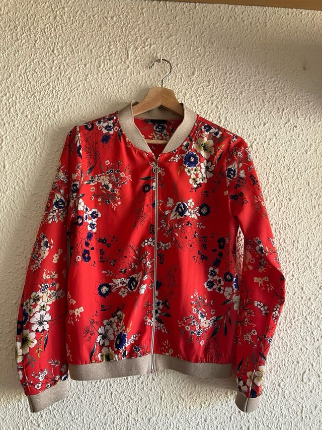 Chaquetilla de verano con flores talla S