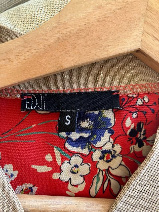 Chaquetilla de verano con flores talla S