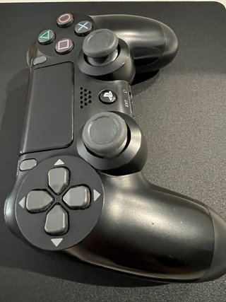 Play Station 4 500GB + mando PS4
