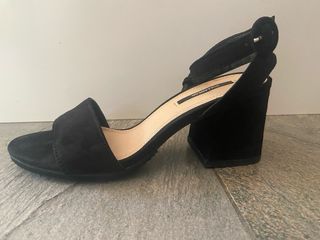 Sandalia tacon ancho negro